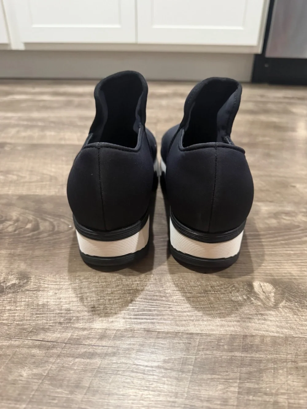 IRI NYC Women's Black Outline Neoprene Vegan Sneakers Size 39 US 8.5 EUC! $198